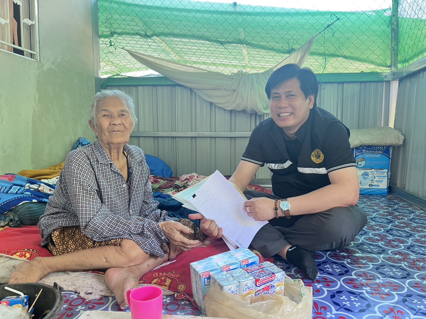 title - เมื่อวันที่ 31 มีนาคม 2569 นายวิทูล ประดิษฐบุญ ปฏิรูปที่ดินจังหวัดปราจีนบุรี นำทีมเจ้าหน้าที่ กลุ่มกฎหมาย ลงพื้นที่เชิงรุกเพื่ออำนวยความสะดวกให้แก่เกษตรกรผู้สูงอายุที่มีความประสงค์จะสละสิทธิ  และขอจัดที่ดินแทนที่ ให้แก่ทายาทเข้าทำประโยชน์